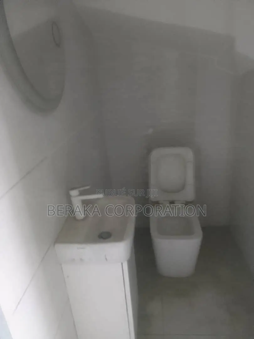 12chbre Duplex dans Beraka Corporation, Cocody à Vendre
