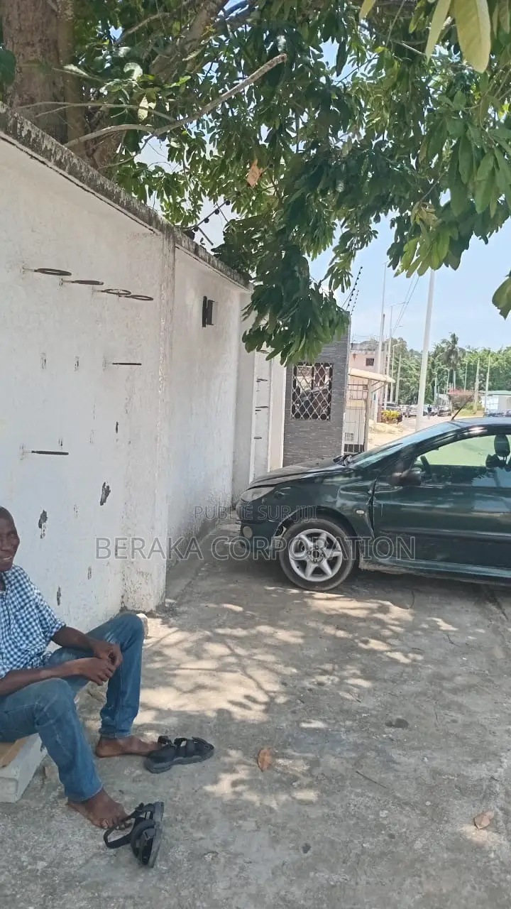 12chbre Duplex dans Beraka Corporation, Cocody à Vendre