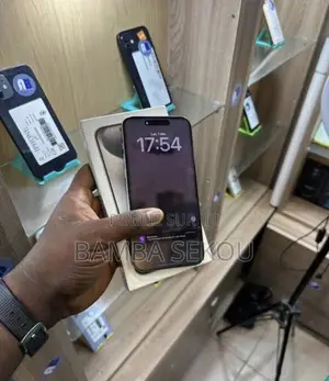 Nouveau Apple iPhone 15 Pro 256 GB Blanc
