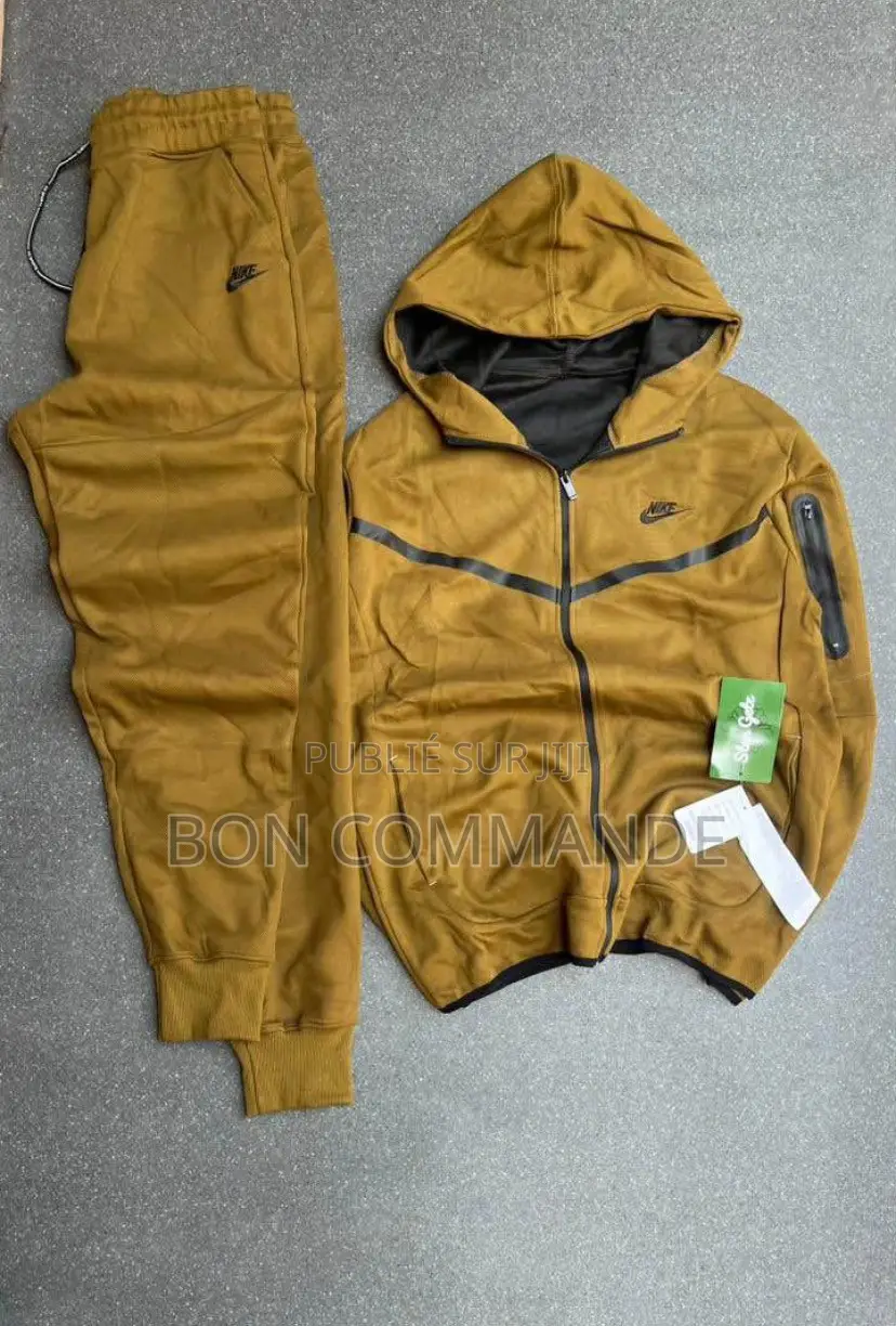 Complet De Marque Femme Et Homme