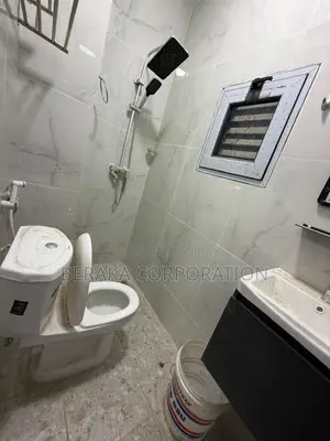 12chbre Duplex dans Beraka Corporation, Cocody à Louer