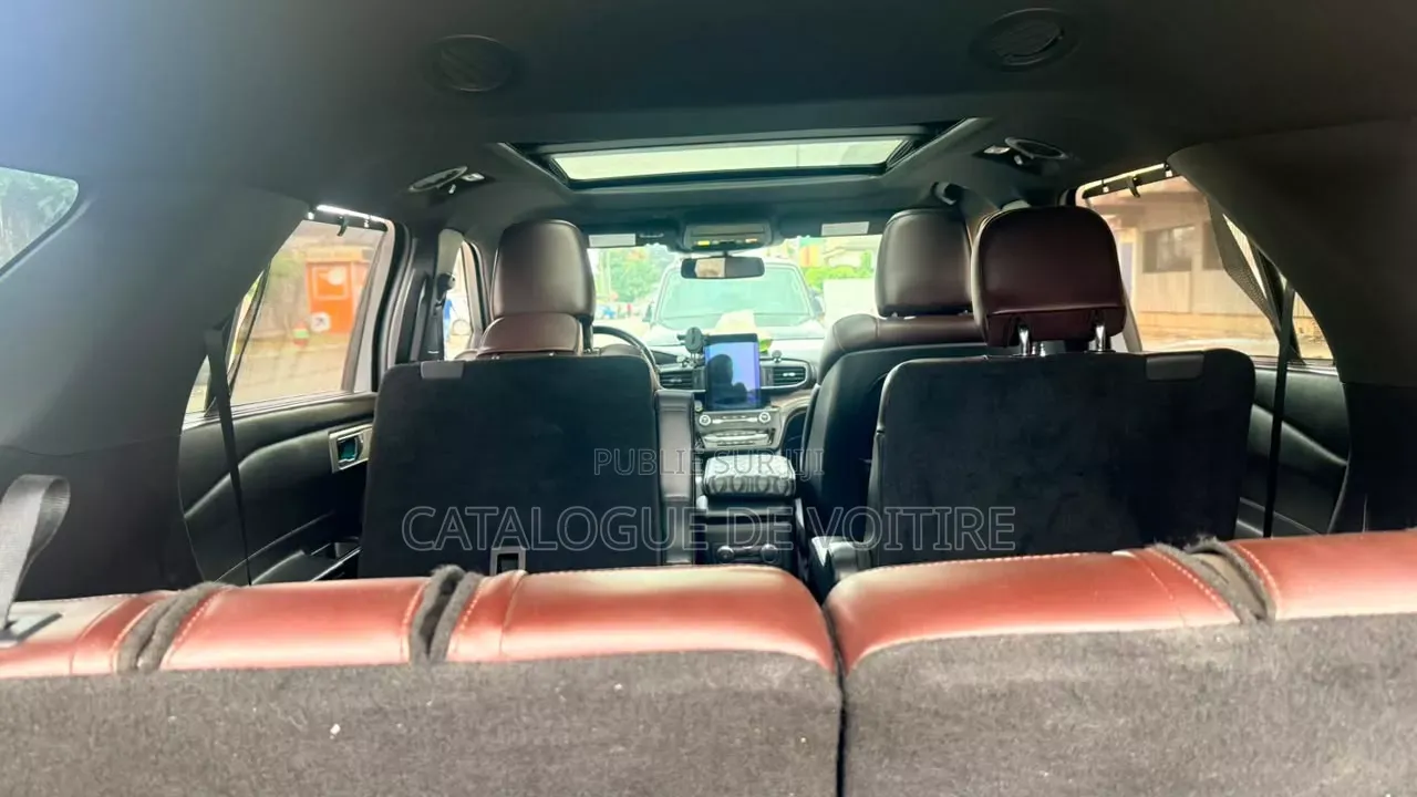 Ford Explorer 2020 Gris