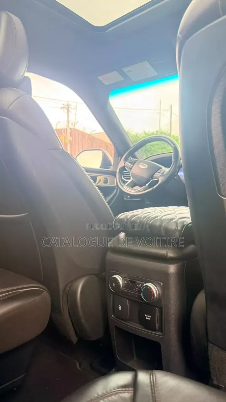 Ford Explorer 2020 Gris