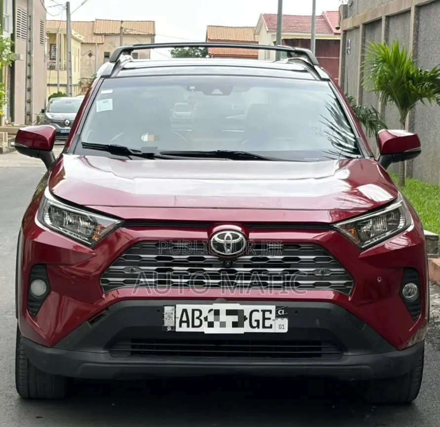 Toyota RAV4 XLE 2021 Rouge