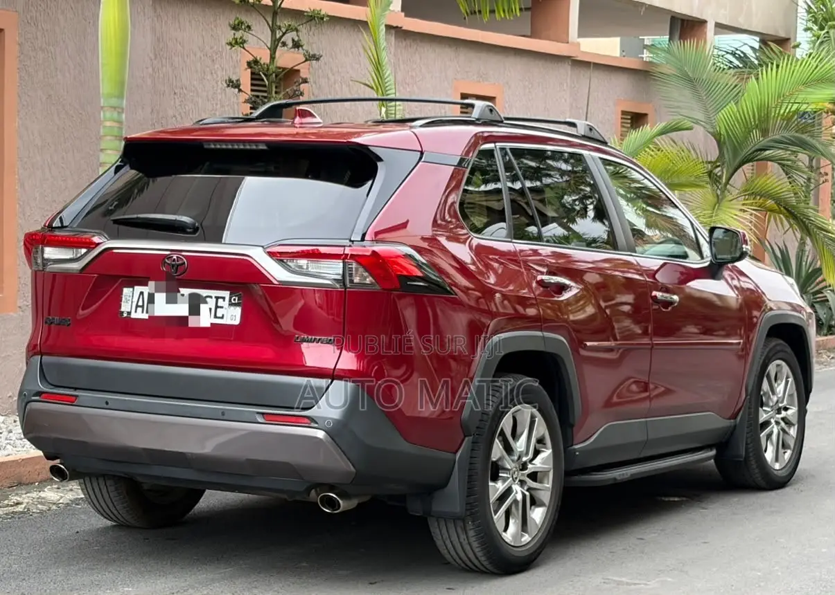 Toyota RAV4 XLE 2021 Rouge