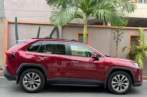 Toyota RAV4 XLE 2021 Rouge