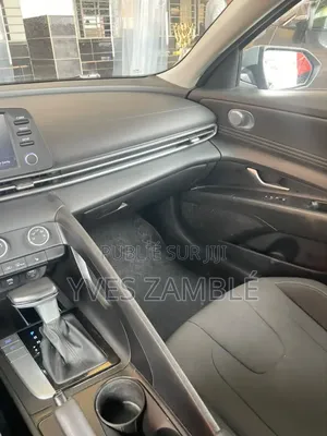 Hyundai Elantra 2022 Autre
