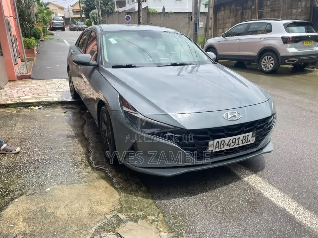 Hyundai Elantra 2022 Autre