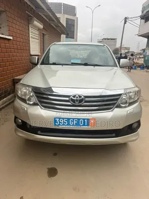 Toyota Fortuner 2014 Gris
