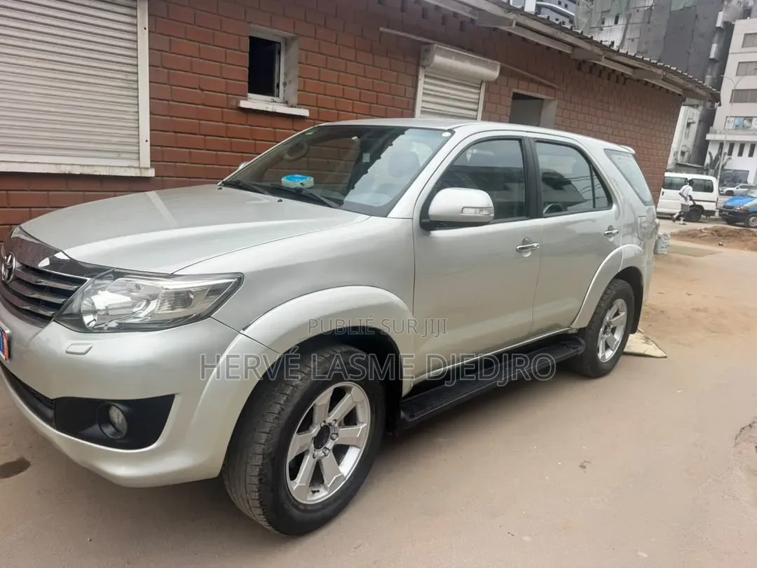 Toyota Fortuner 2014 Gris