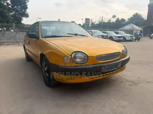 Toyota Corolla 2002 Jaune