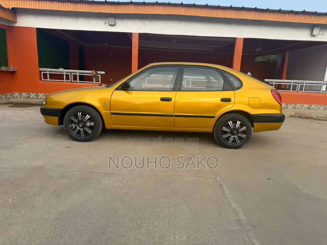 Toyota Corolla 2002 Jaune