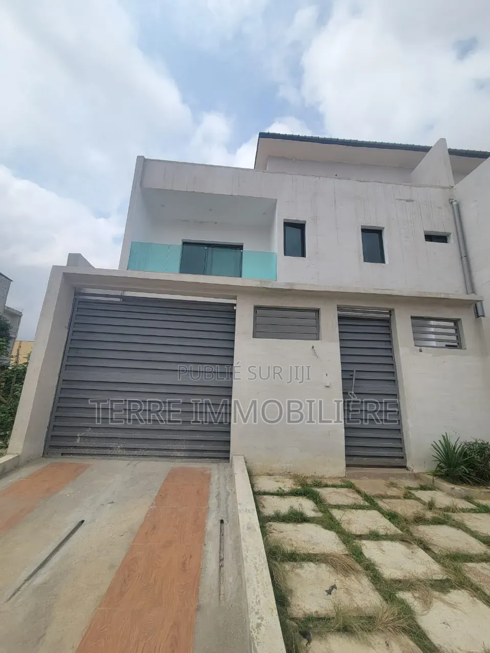 4chbre Duplex dans La Terre Immobilière, Cocody à Vendre