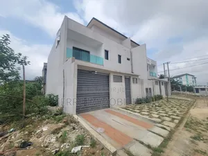 4chbre Duplex dans La Terre Immobilière, Cocody à Vendre