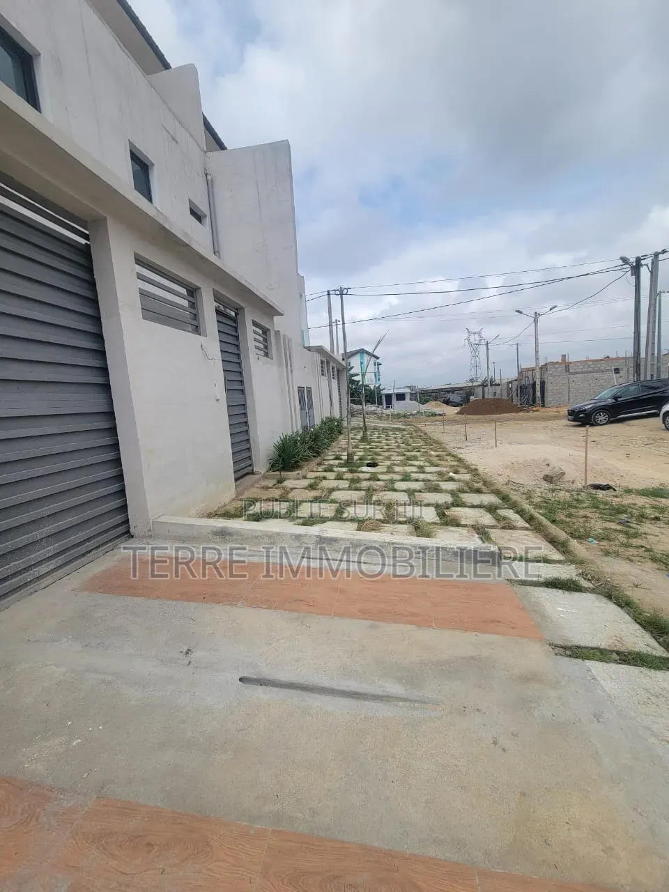 4chbre Duplex dans La Terre Immobilière, Cocody à Vendre