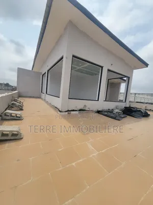 4chbre Duplex dans La Terre Immobilière, Cocody à Vendre