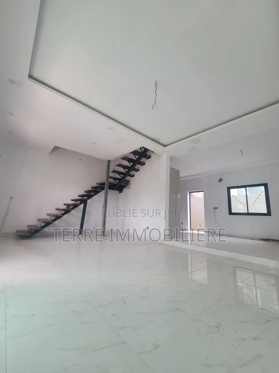 4chbre Duplex dans La Terre Immobilière, Cocody à Vendre