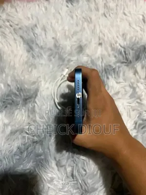 Apple iPhone 13 128 GB Bleu