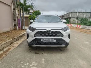 Toyota RAV4 2021 Blanc