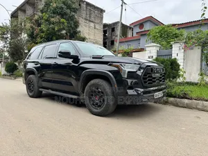 Toyota Sequoia 2024 Noir