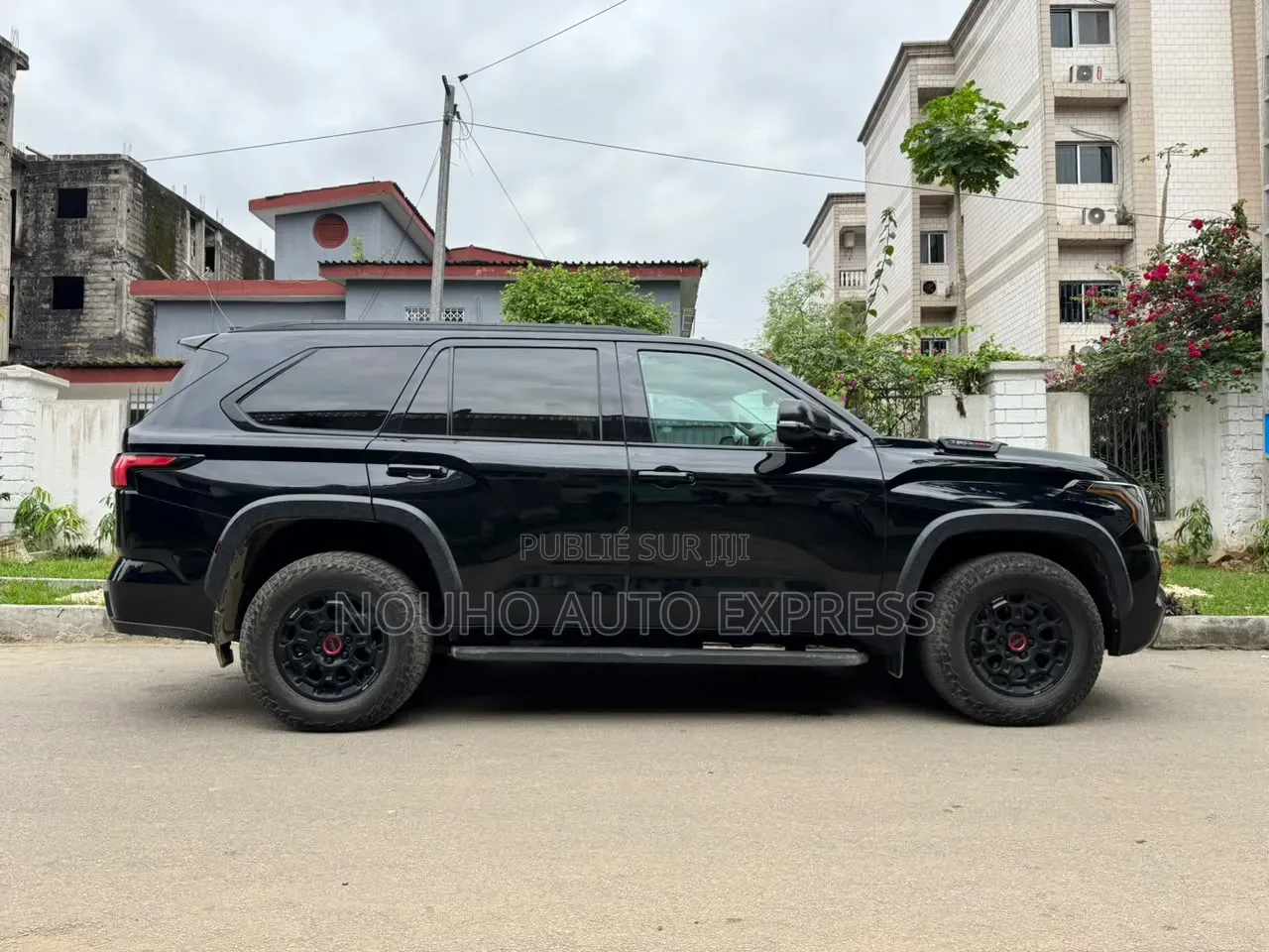 Toyota Sequoia 2024 Noir