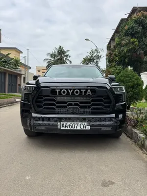 Toyota Sequoia 2024 Noir