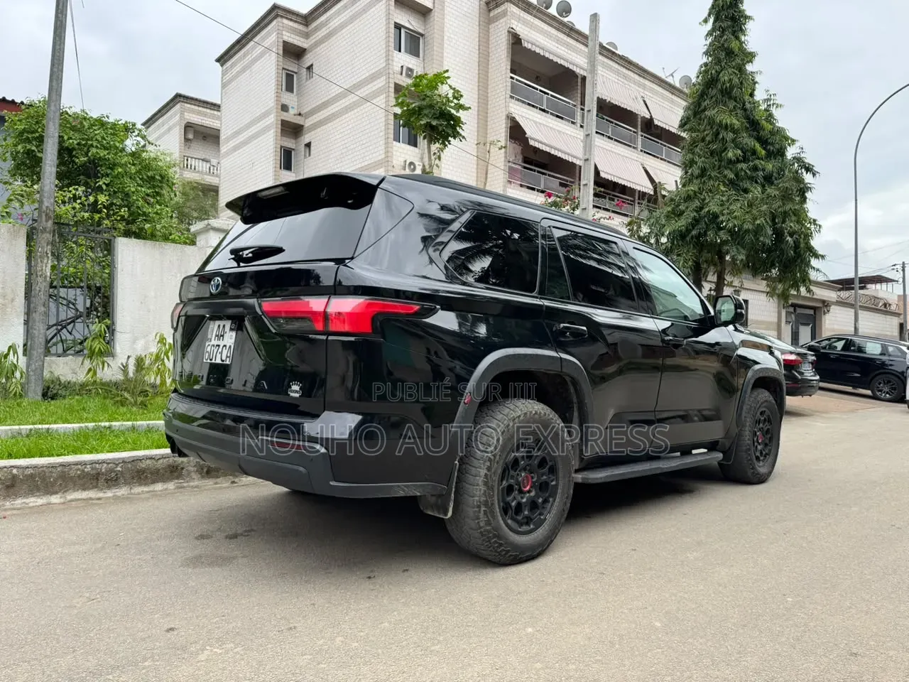 Toyota Sequoia 2024 Noir