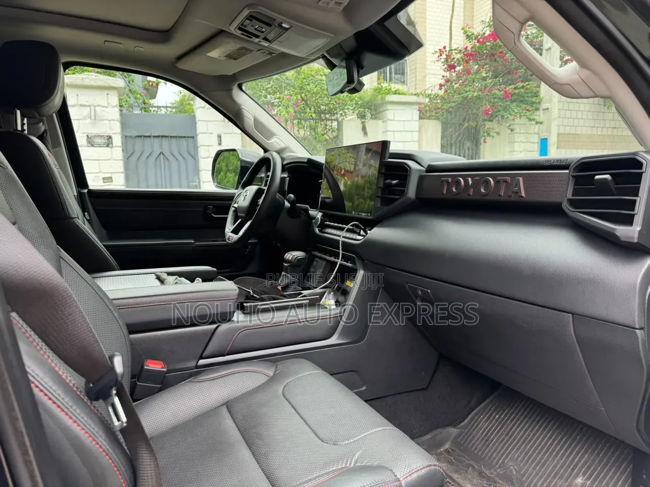 Toyota Sequoia 2024 Noir