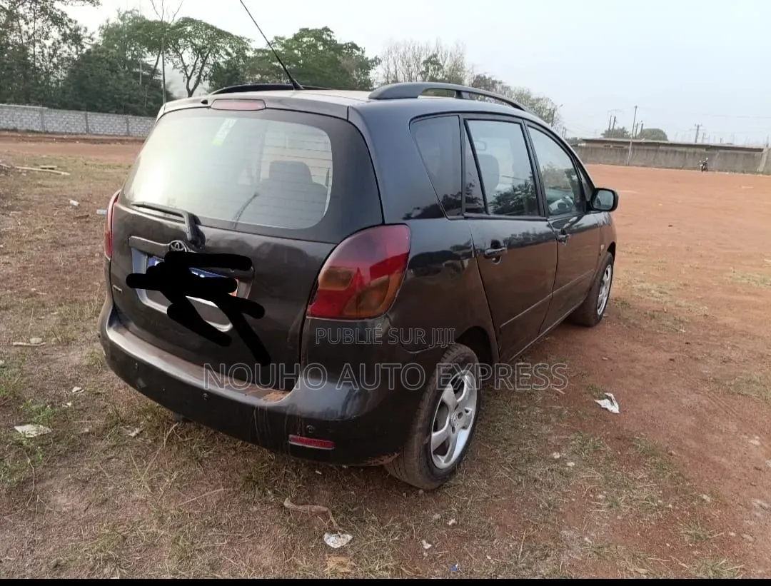 Toyota Verso 2009 Gris