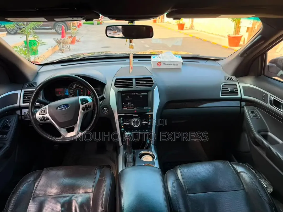 Ford Explorer 2012 Noir
