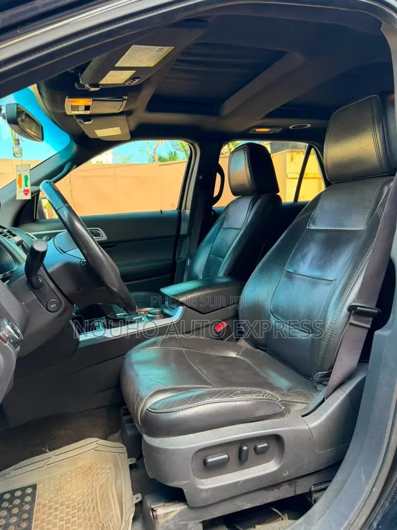 Ford Explorer 2012 Noir