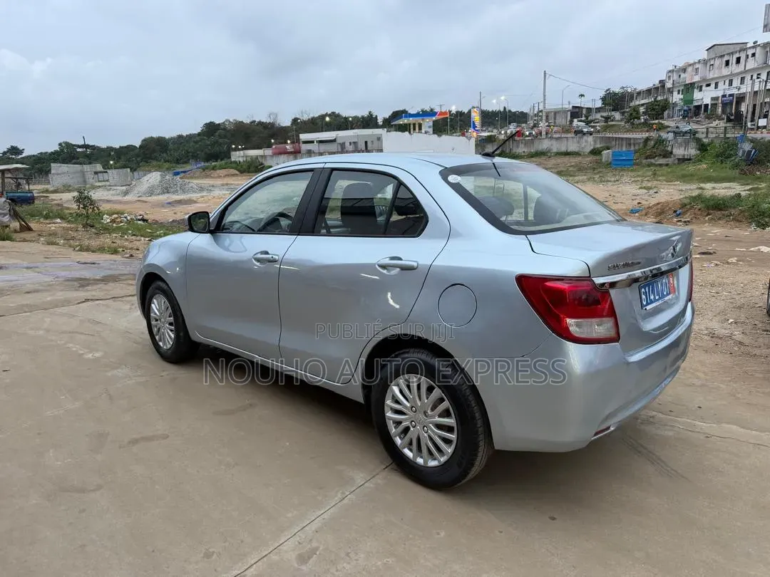 Suzuki Dzire 2023 Gris