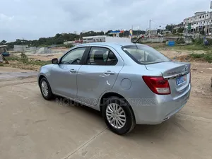 Suzuki Dzire 2023 Gris