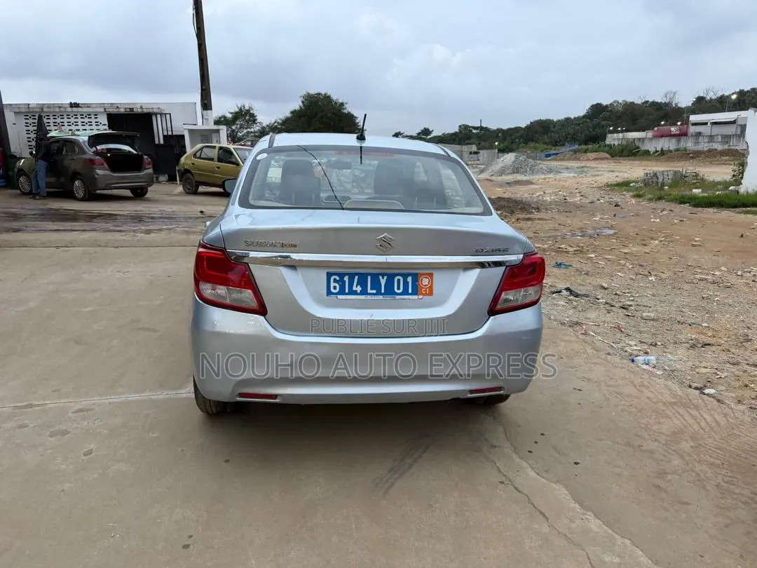 Suzuki Dzire 2023 Gris