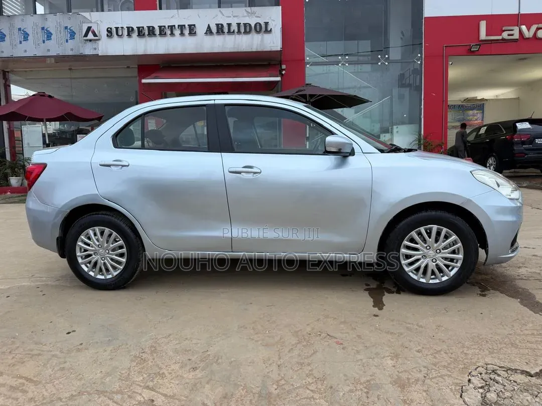 Suzuki Dzire 2023 Gris