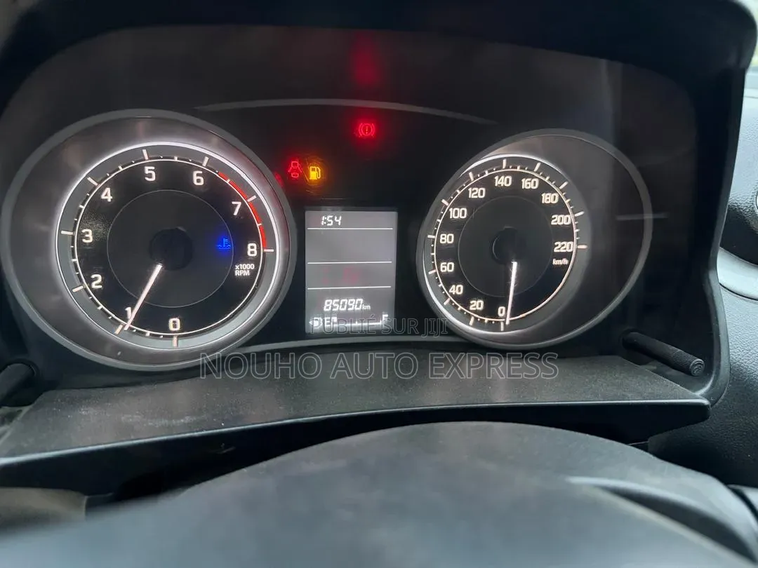 Suzuki Dzire 2023 Gris