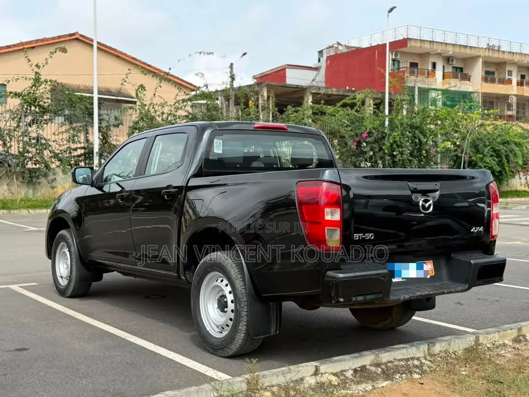 Mazda BT-50 2022 Noir