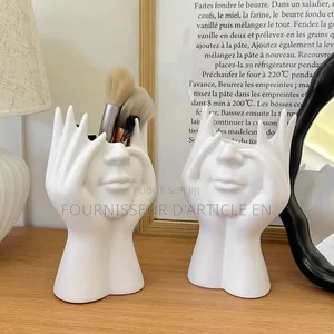 Rangement Pour Pinceaux De Maquillage.