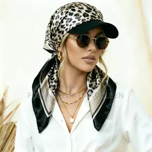 Nouveau Chapeau Imprimé en Tissu Satiné