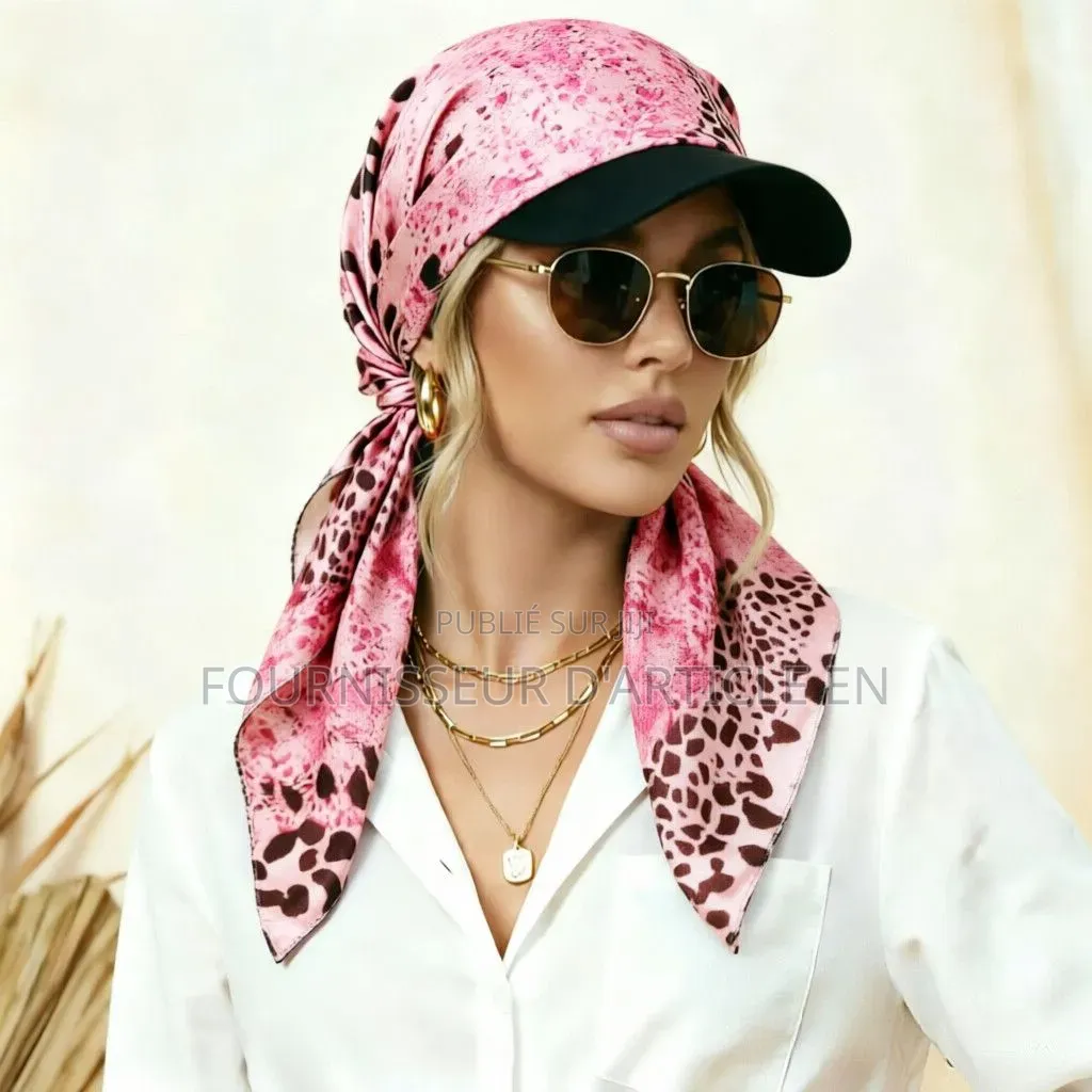 Nouveau Chapeau Imprimé en Tissu Satiné