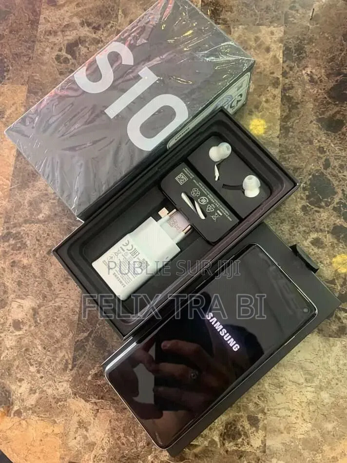 Nouveau Samsung Galaxy S10 Plus 128 GB Noir
