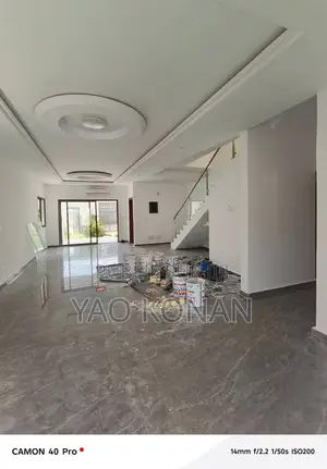 5chbre Duplex dans Cocody à Louer