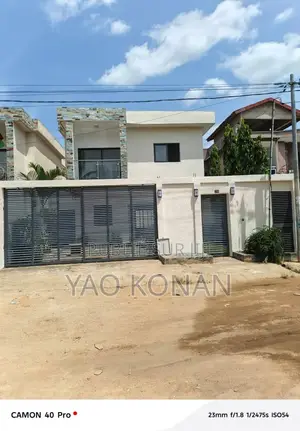 5chbre Duplex dans Cocody à Louer