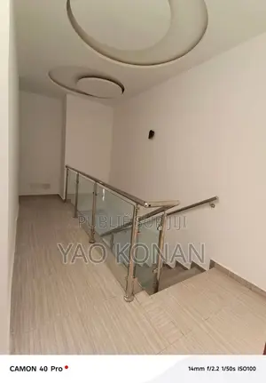 5chbre Duplex dans Cocody à Louer