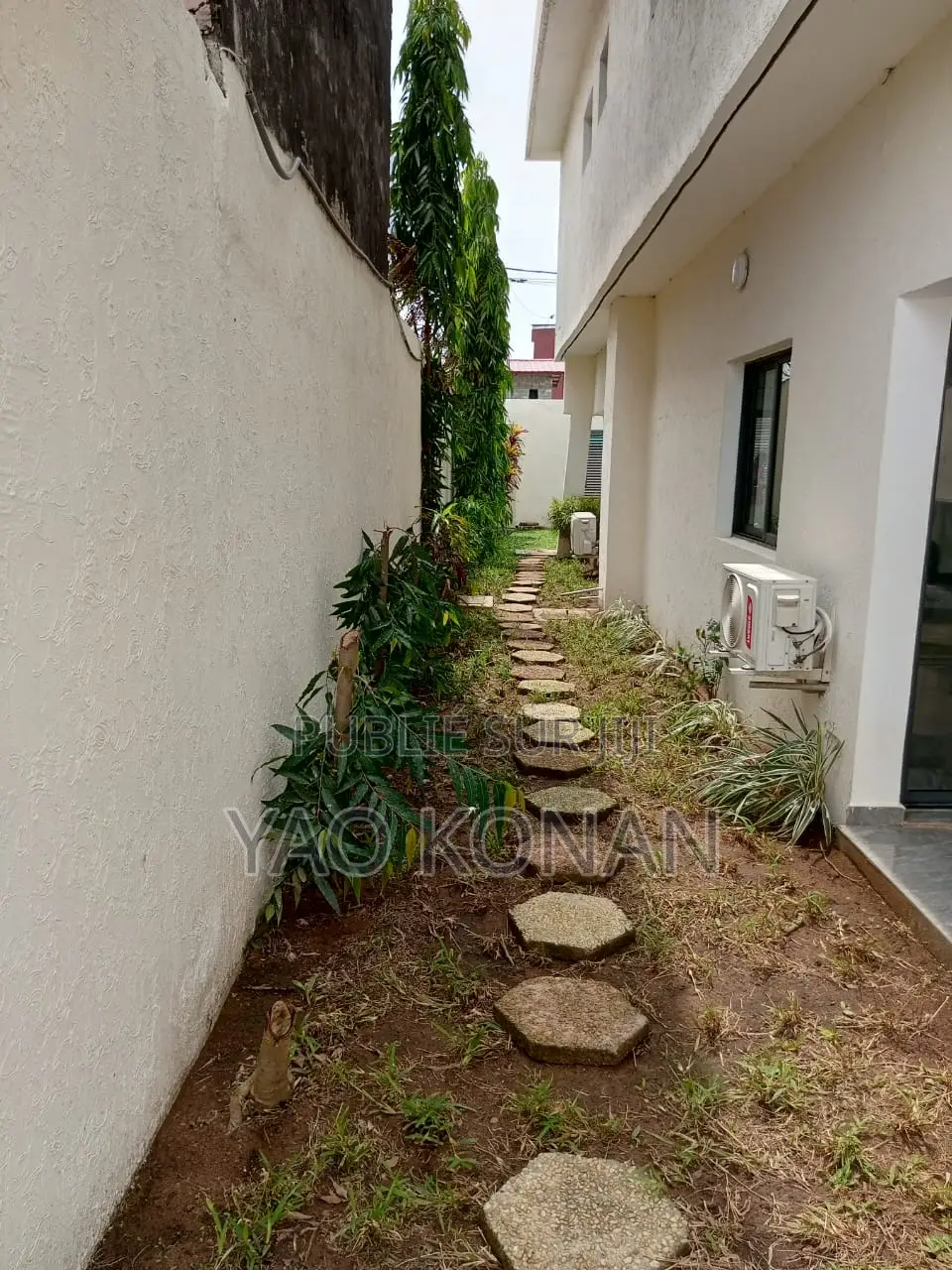 5chbre Duplex dans Cocody à Louer