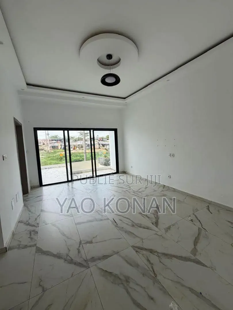 6chbre Duplex dans Bingerville à Louer