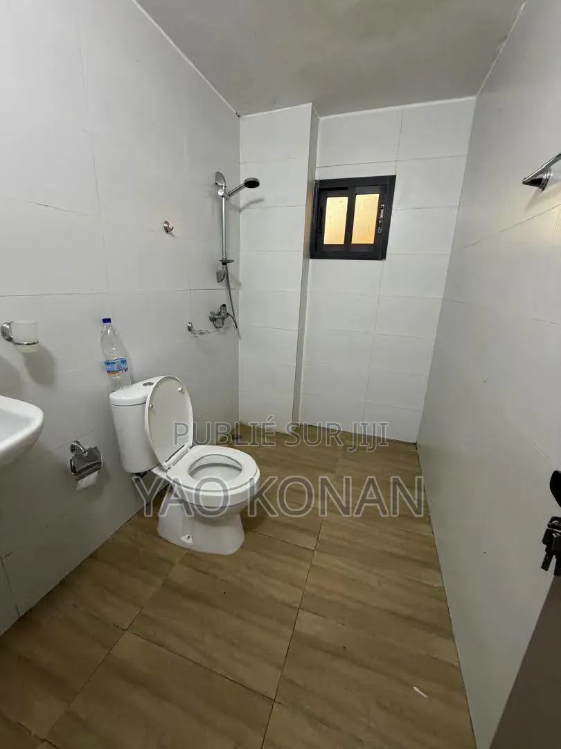 6chbre Duplex dans Bingerville à Louer