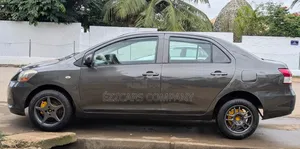 Toyota Yaris 2008 Gris