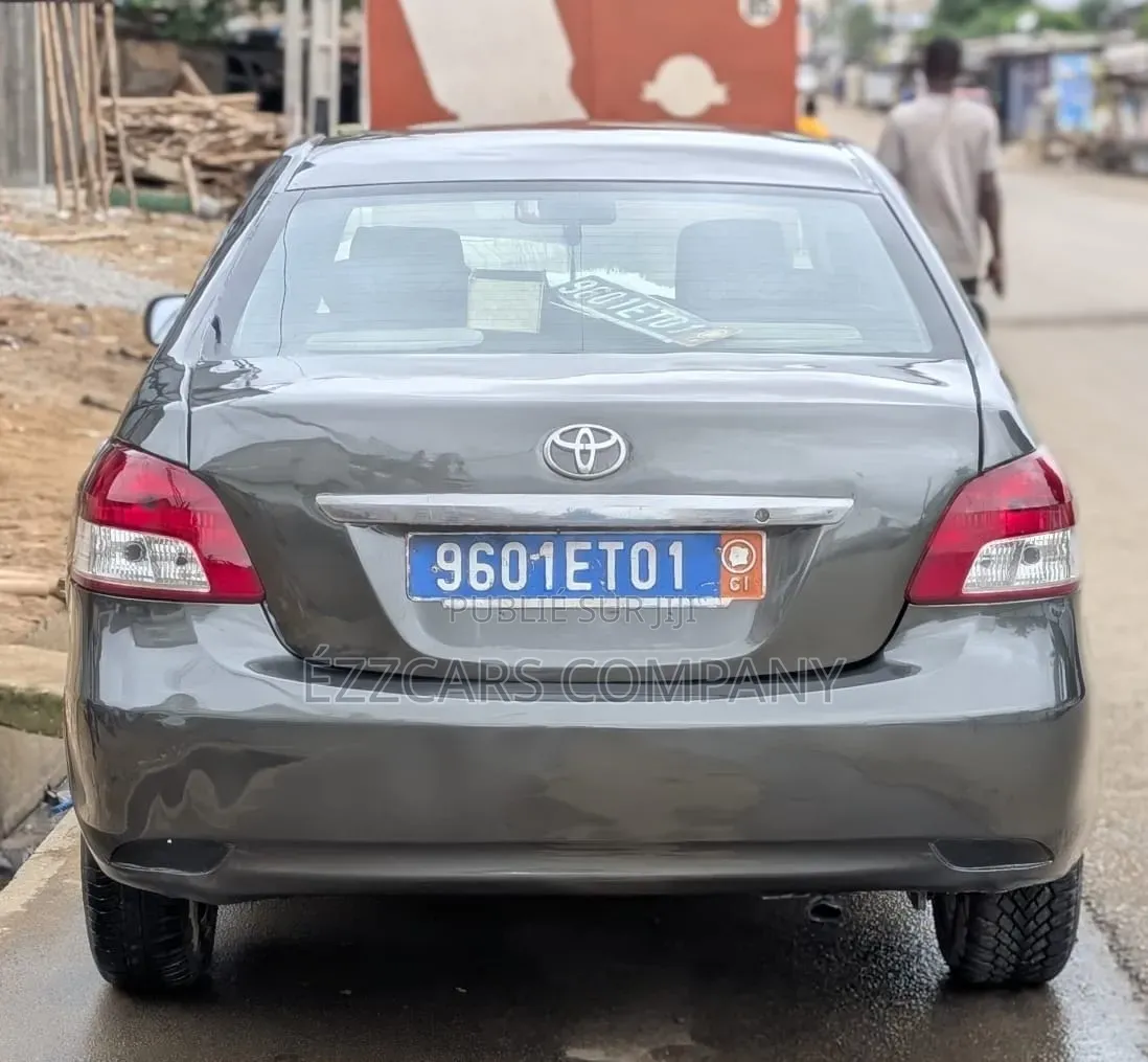 Toyota Yaris 2008 Gris