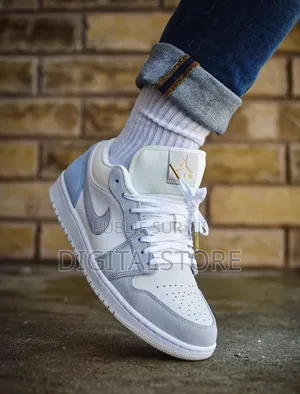 Nike SB Authentique
